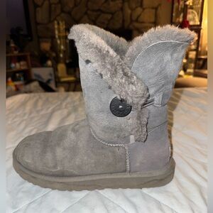 UGG BAILEY BUTTON II BOOT